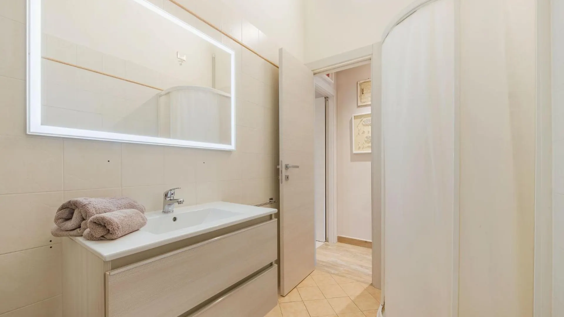 Apartment La Mansardina By Interhome 비아레지오